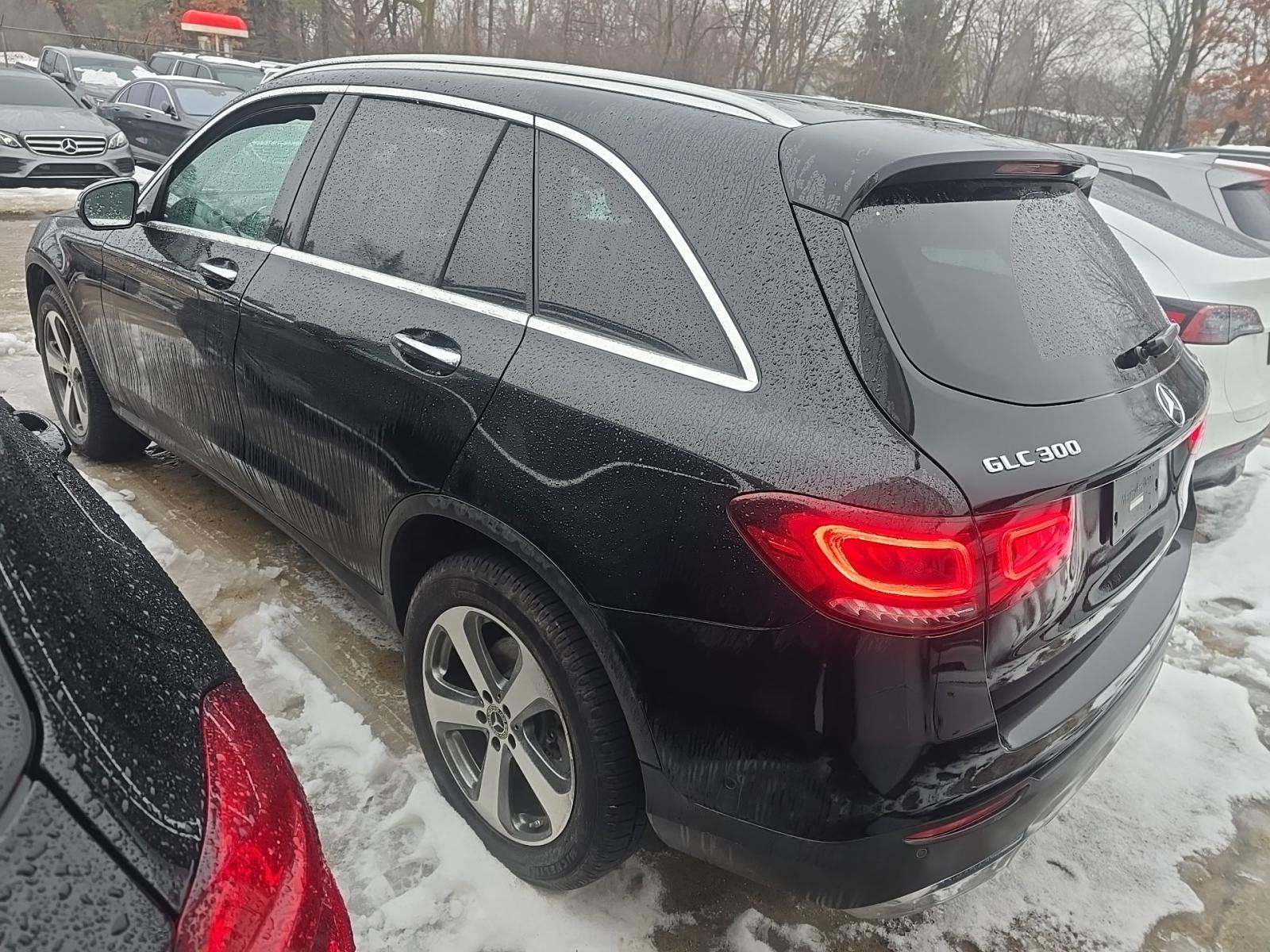 Mercedes-Benz GLC 300 2022 — photo 2