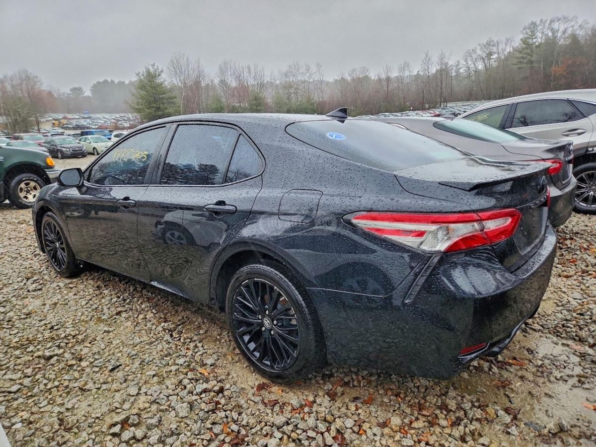 Toyota Camry 2019 — photo 2