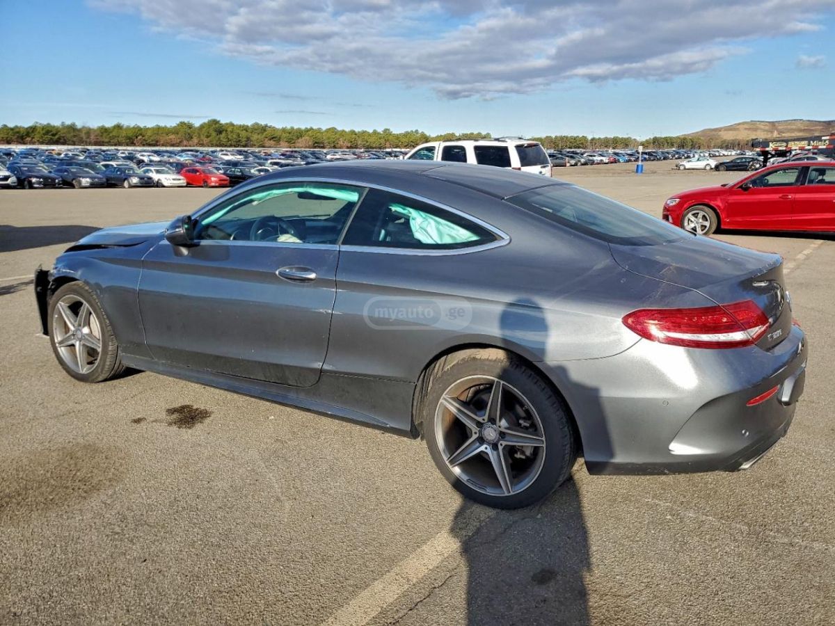 Mercedes-Benz C 300 2016 — photo 2