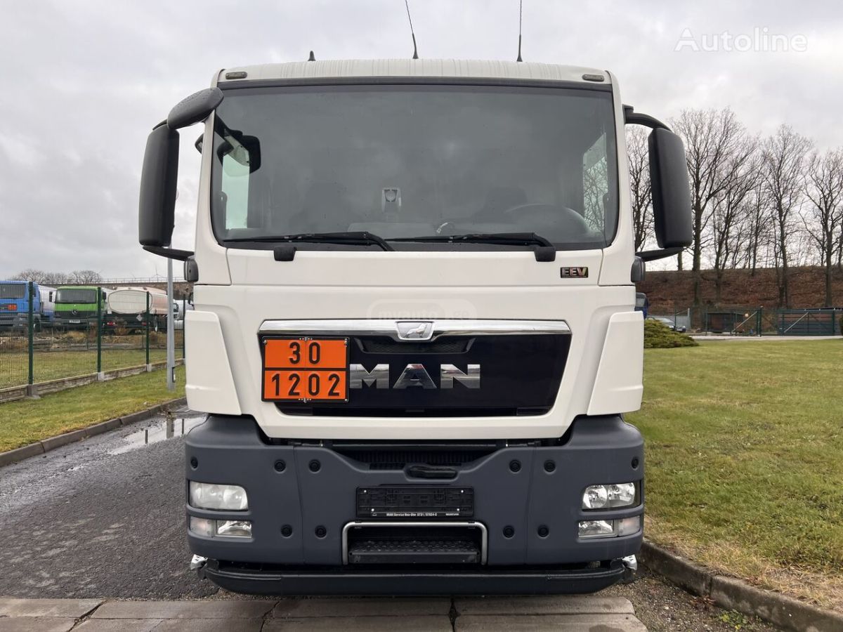 Isuzu TGS