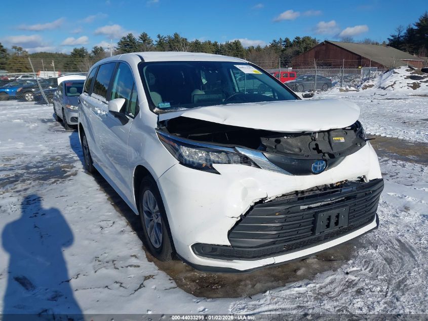 Toyota Sienna 2023 — photo 2