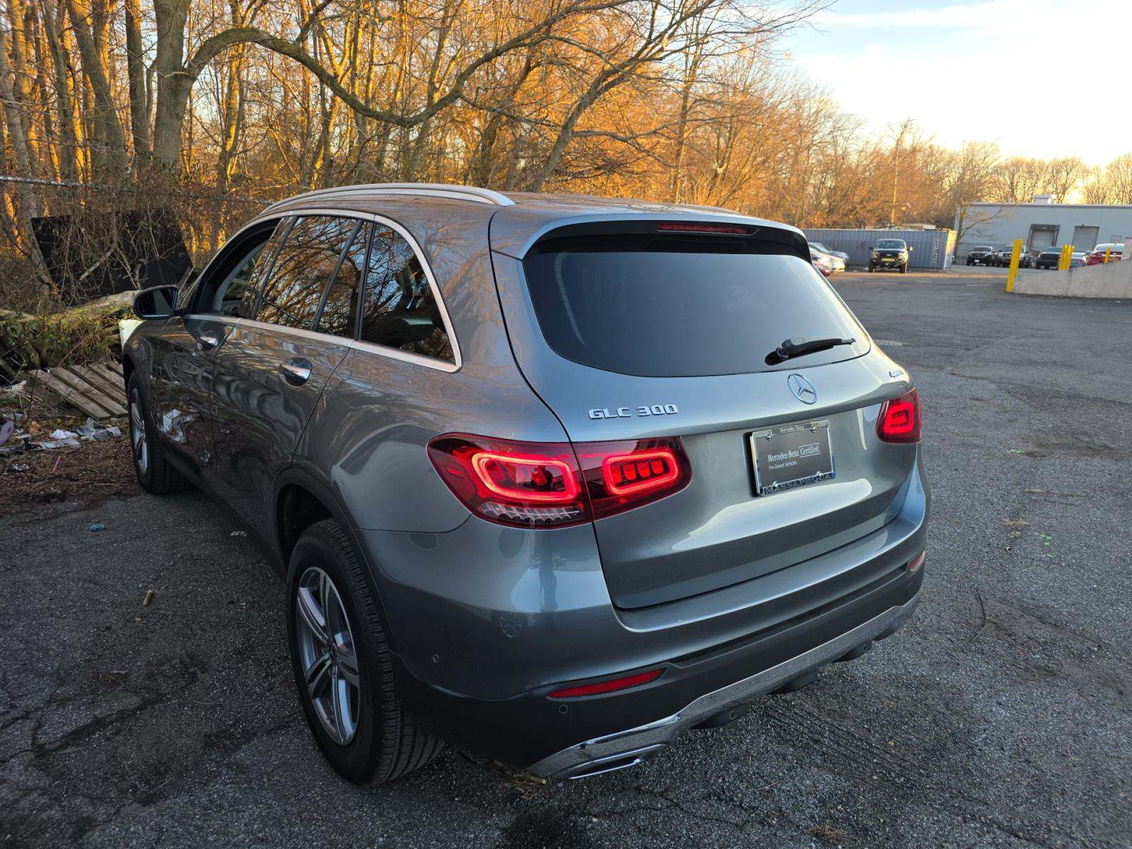 Mercedes-Benz GLC 300 2022 — photo 2