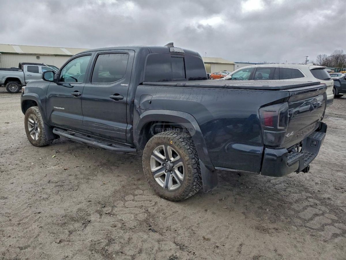 Toyota Tacoma 2018 — photo 2
