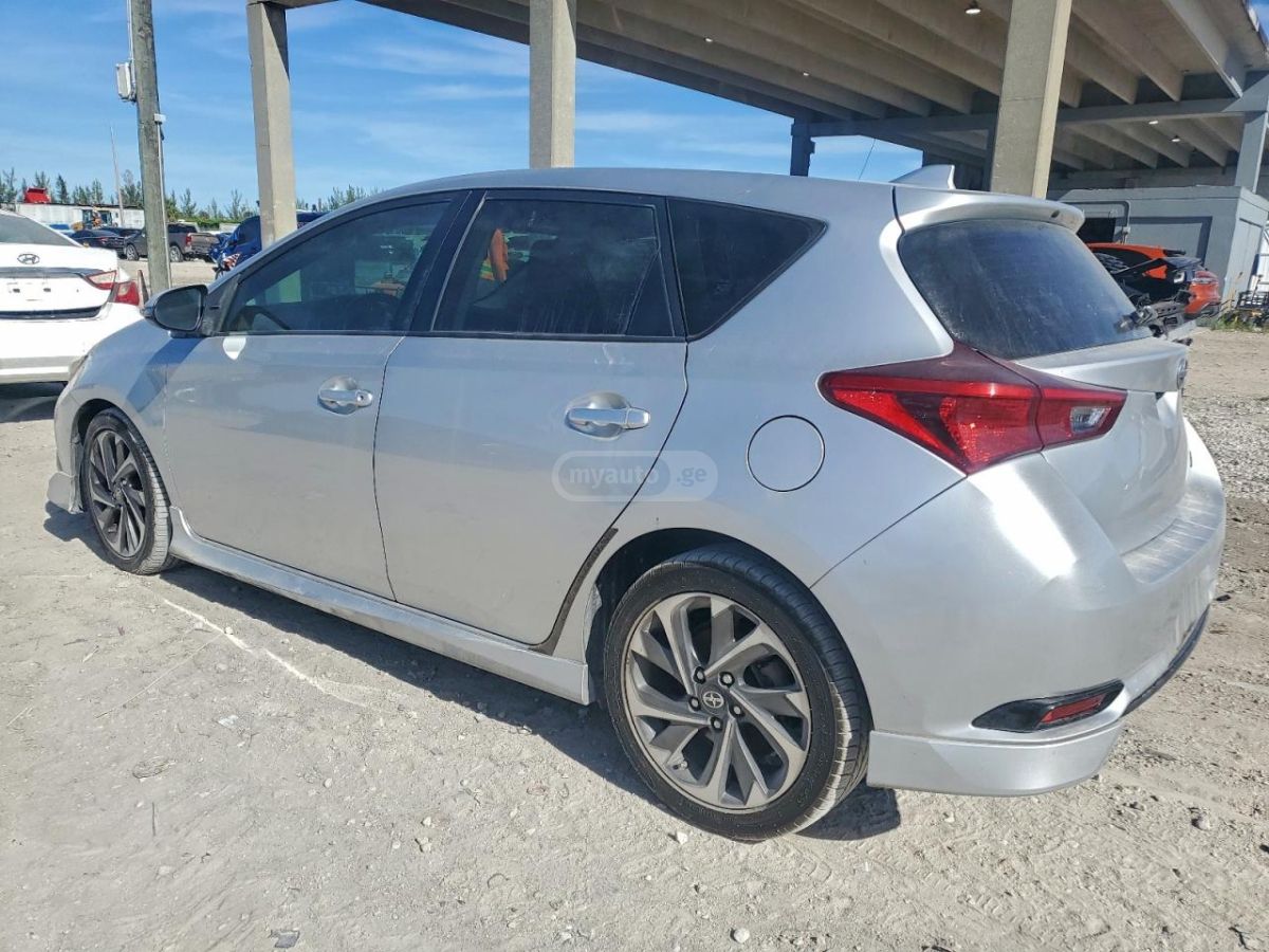 Toyota Scion 2016 — photo 2
