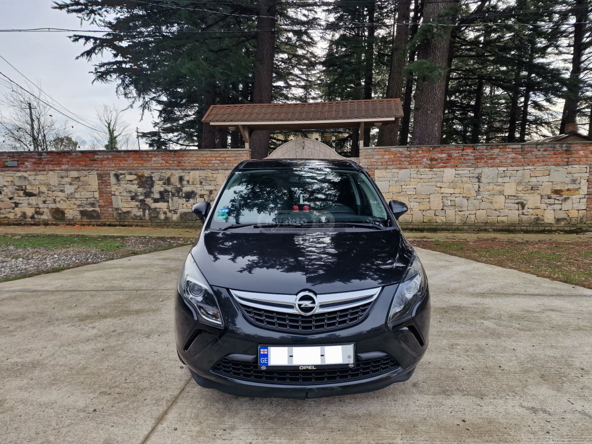 Opel Zafira 2014 — photo 2