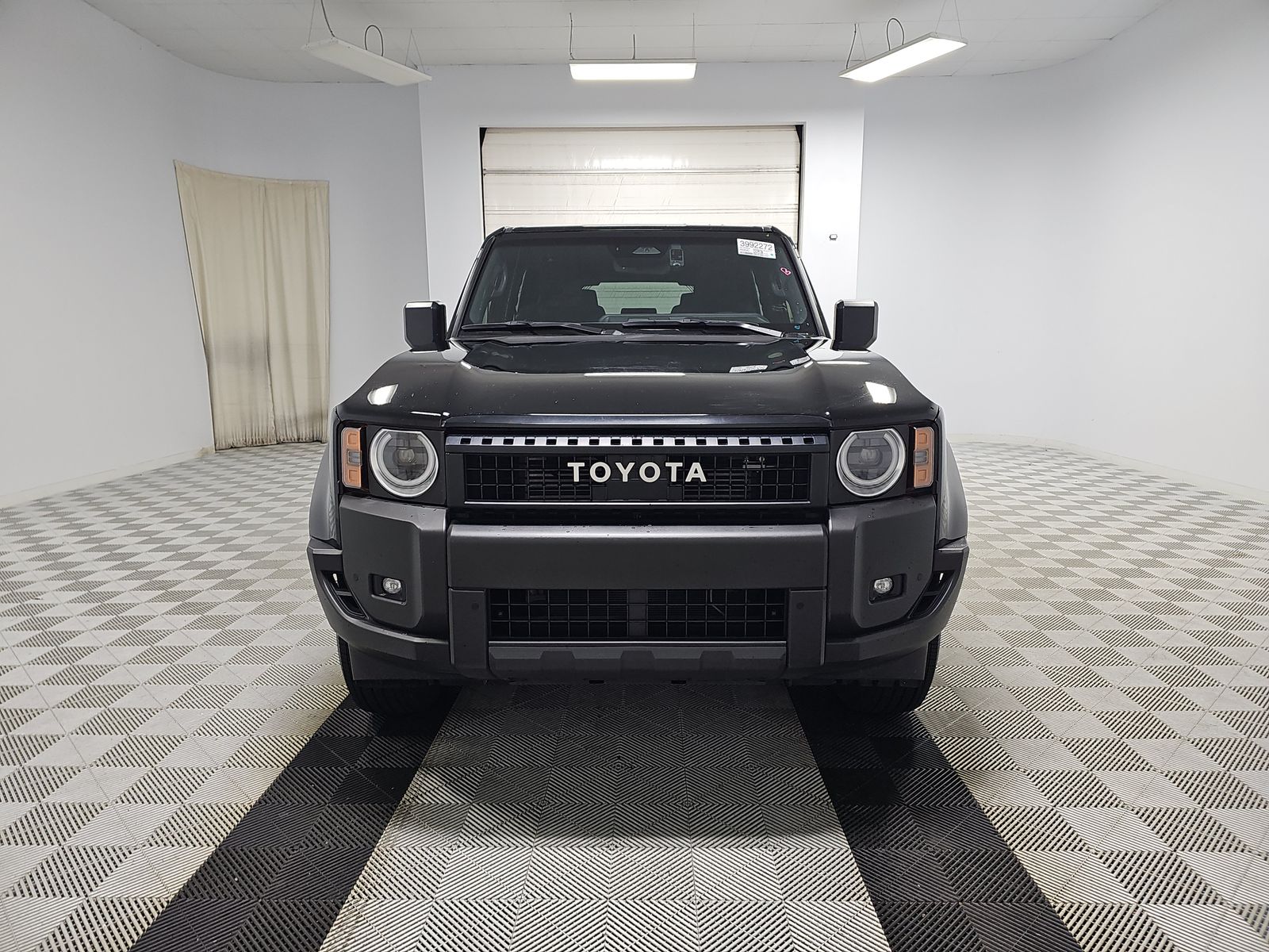 Toyota Land Cruiser 2024 — photo 2