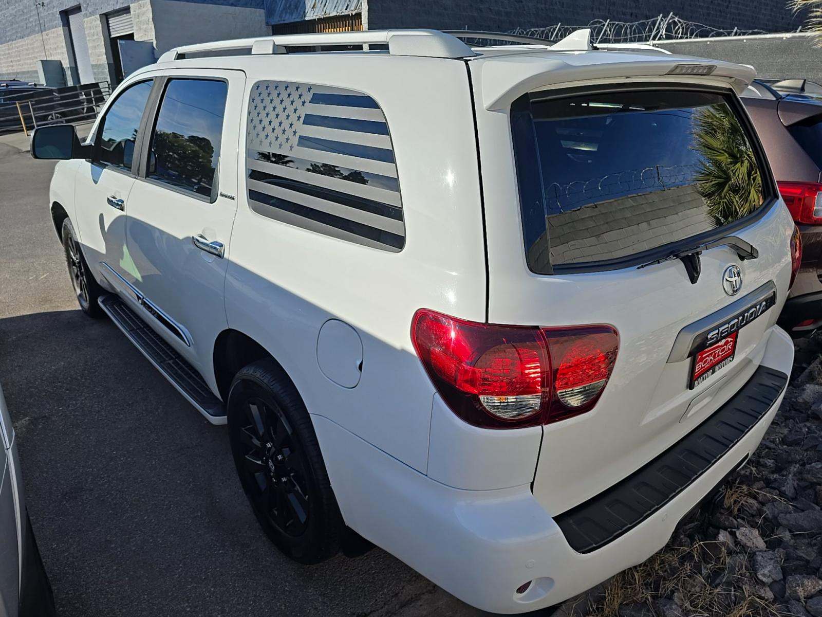 Toyota Sequoia 2020 — photo 2