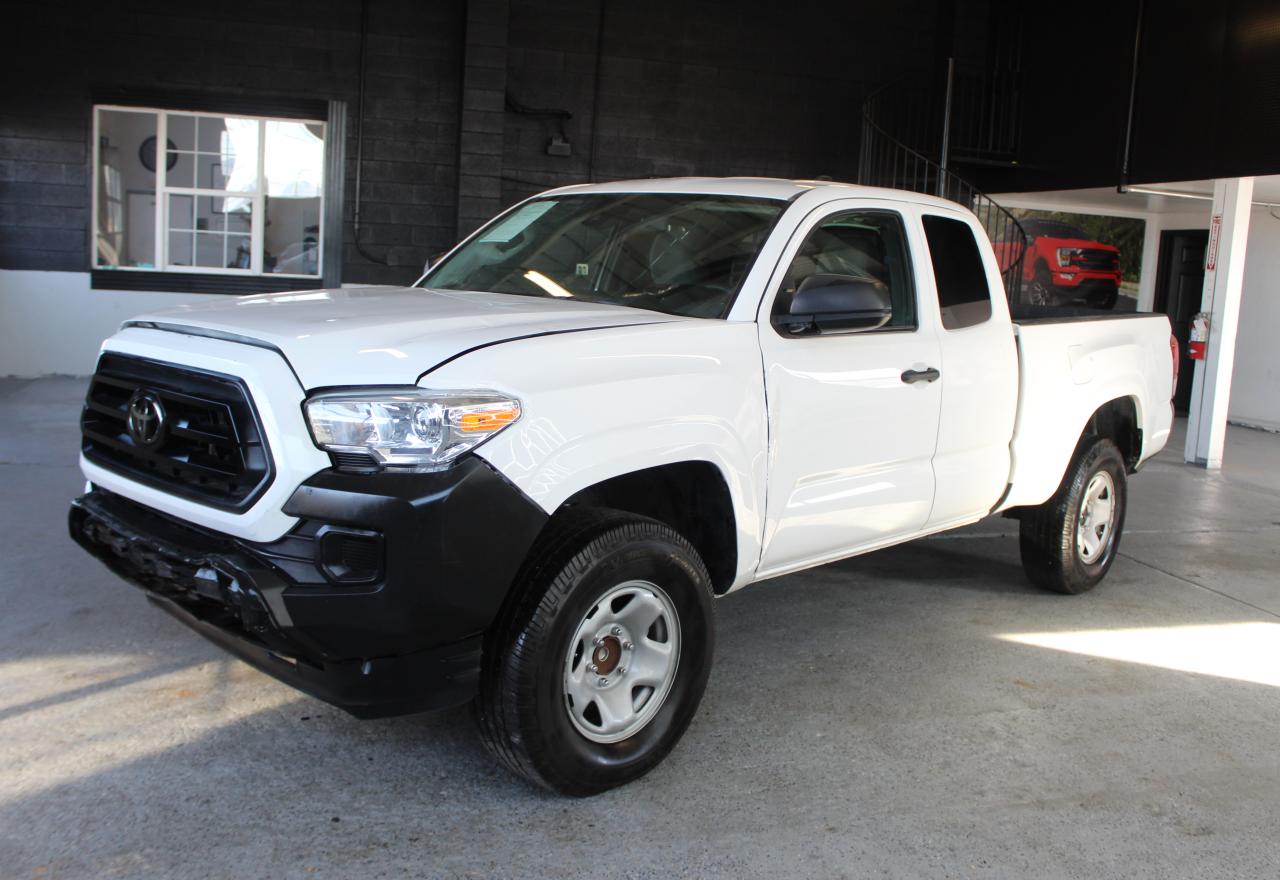 Toyota Tacoma 2023 — photo 2