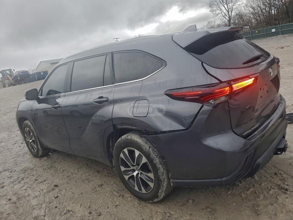 Toyota Highlander 2024 — photo 2