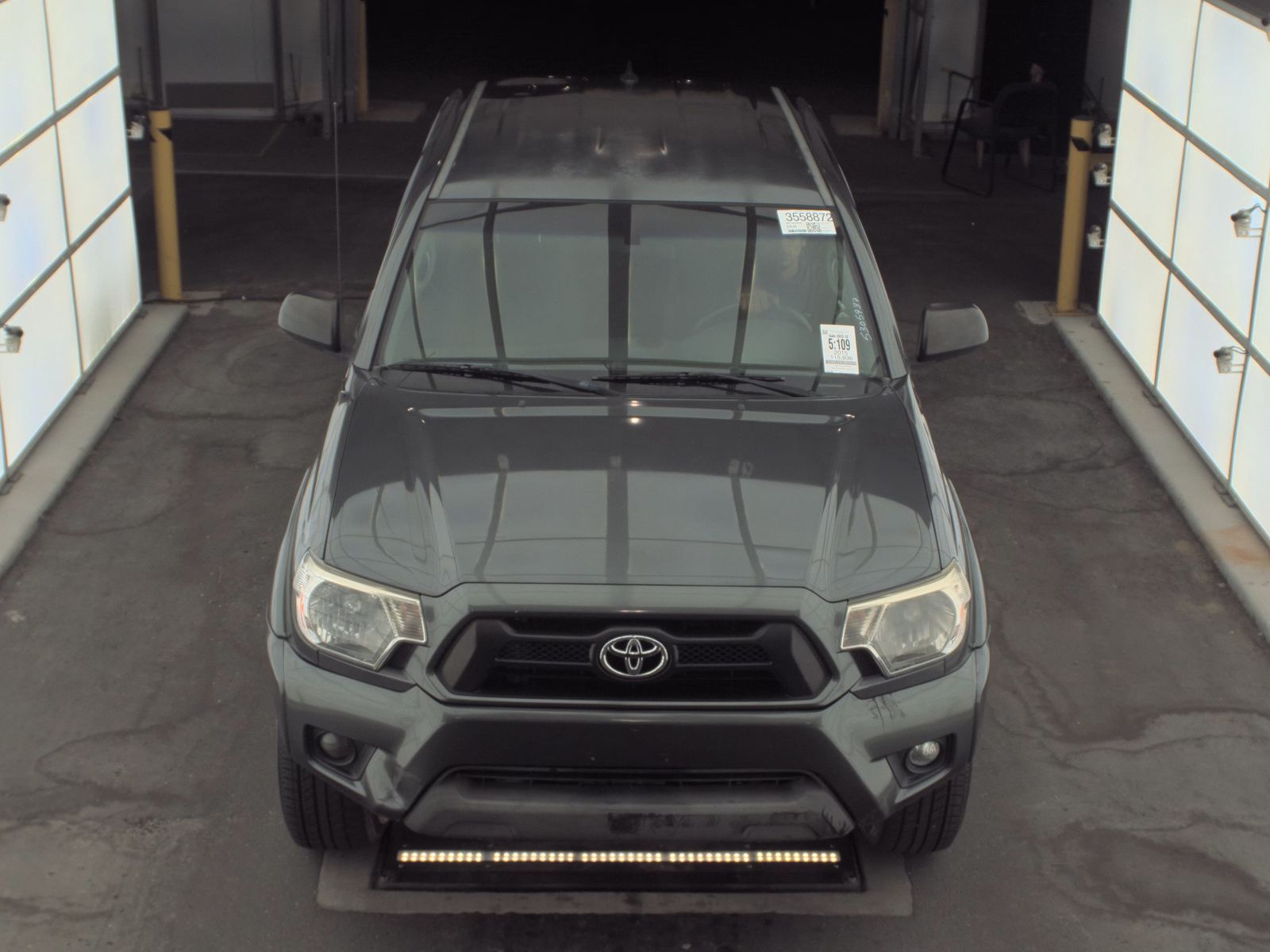 Toyota Tacoma 2015 — photo 2