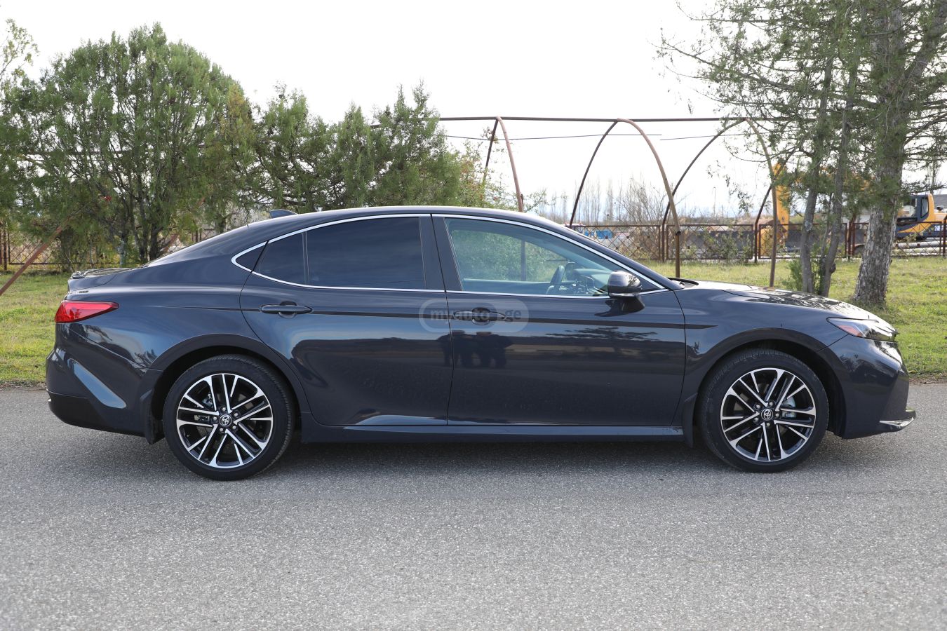Toyota Camry 2024 — photo 2