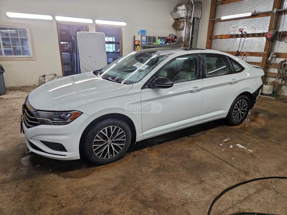 Volkswagen Jetta 2021 — photo 2