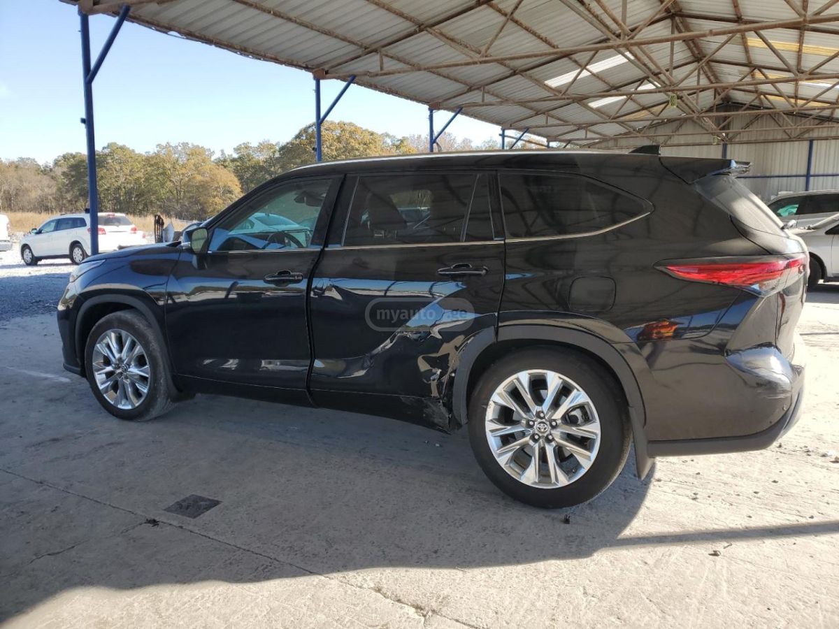 Toyota Highlander 2022 — photo 2