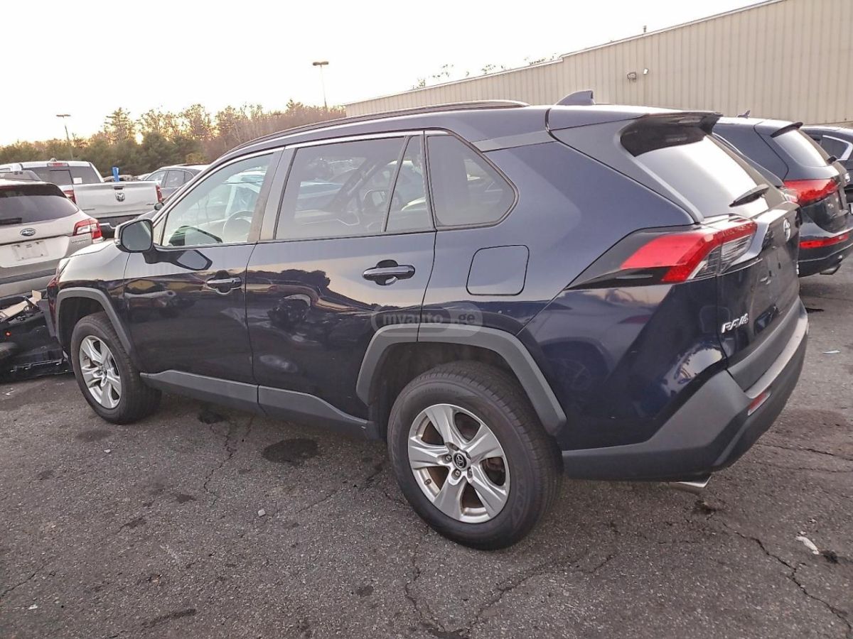 Toyota RAV4 2019 — photo 2
