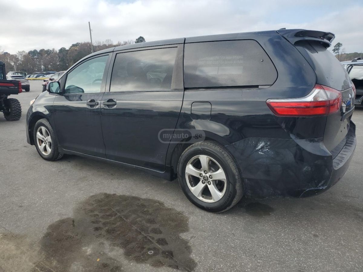 Toyota Sienna 2020 — photo 2