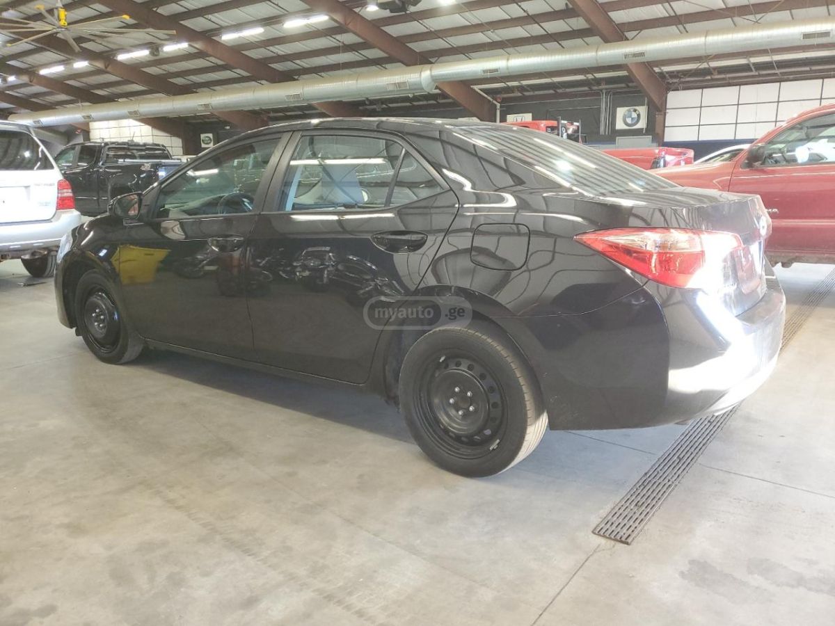 Toyota Corolla 2019 — photo 2