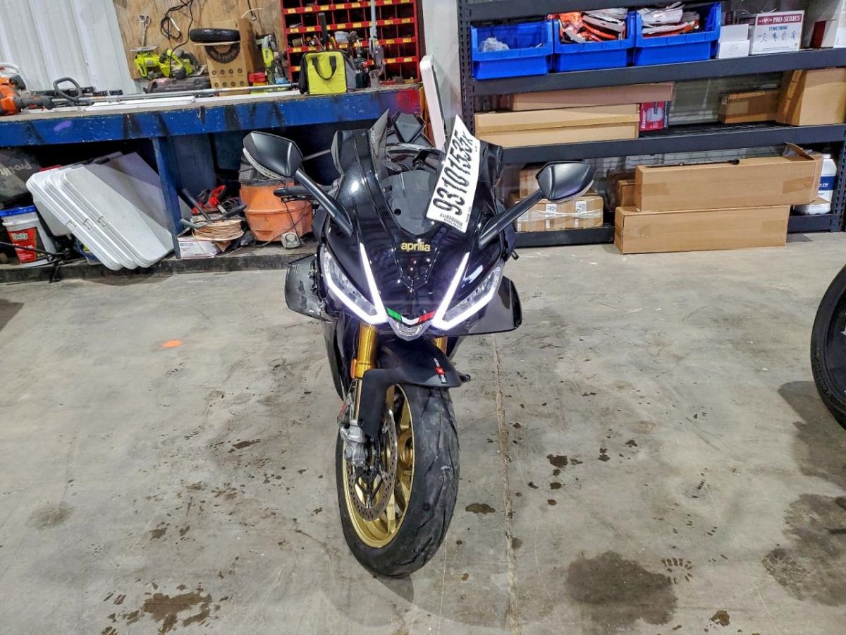 Aprilia RSV4 2022 — photo 2