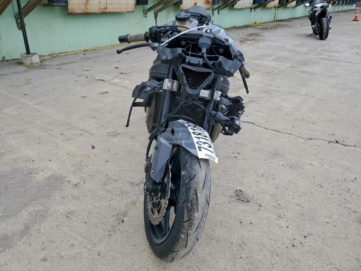 Kawasaki ZXR 750 2019 — photo 2