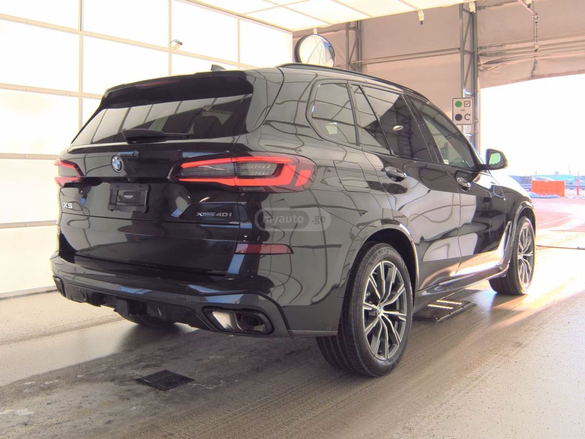 BMW X5 2022 — photo 2