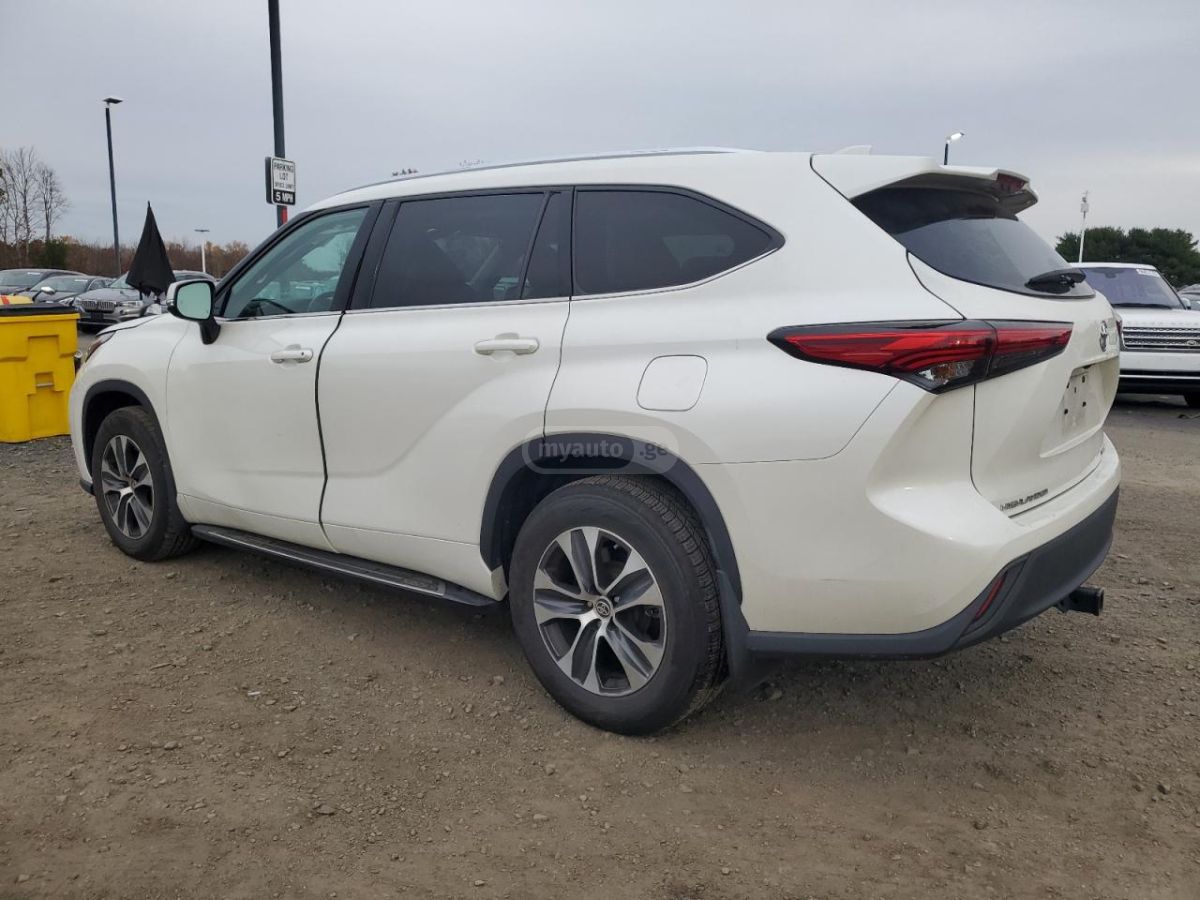Toyota Highlander 2020 — photo 2