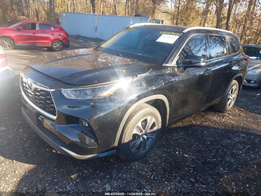 Toyota Highlander 2022 — photo 2