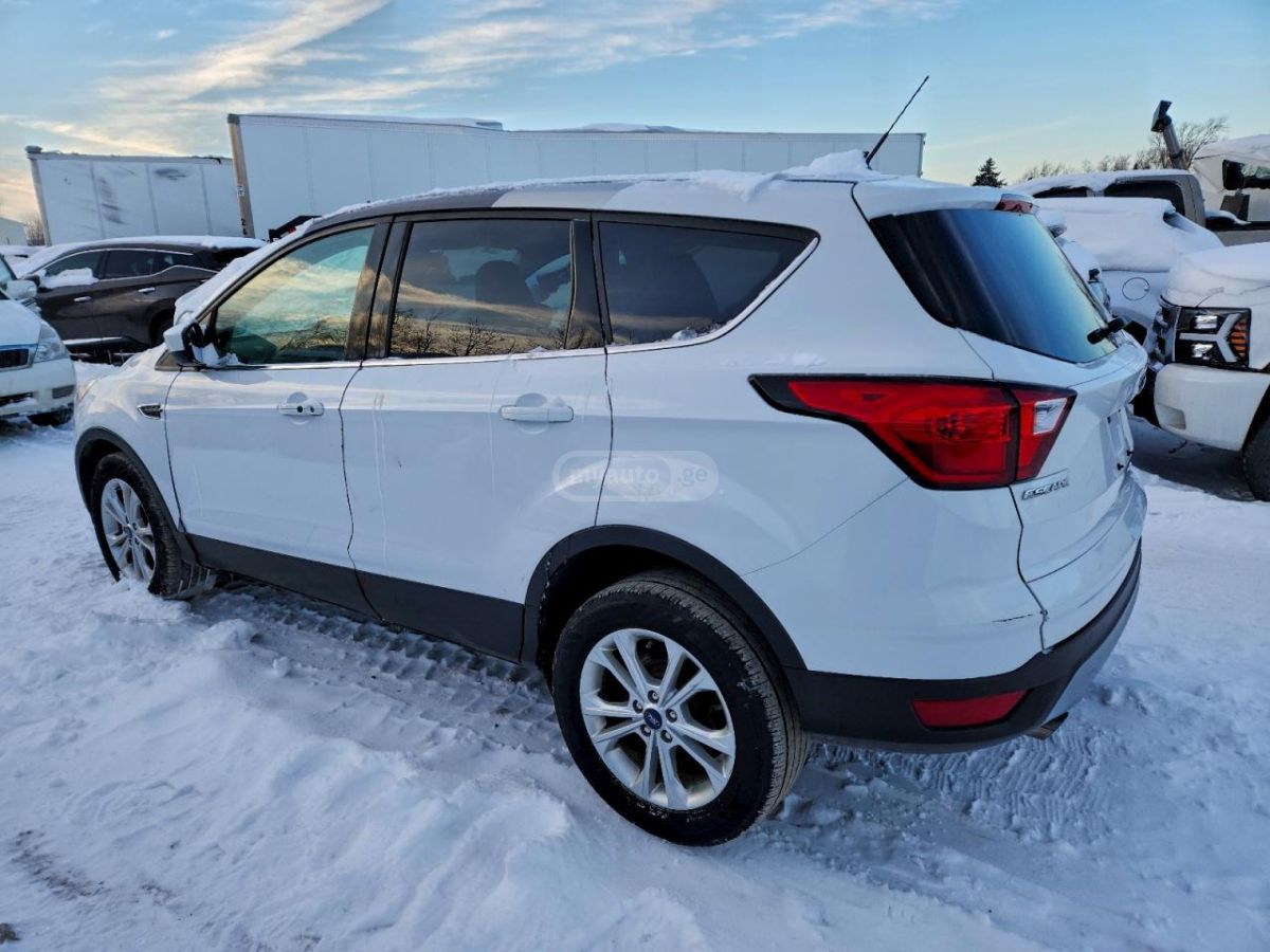 Ford Escape 2019 — photo 2