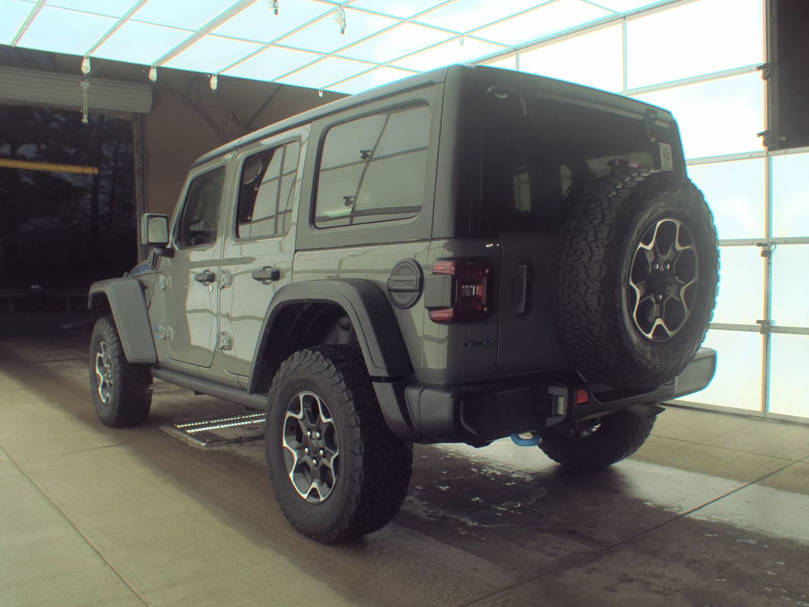 Jeep Wrangler 2023 — photo 2