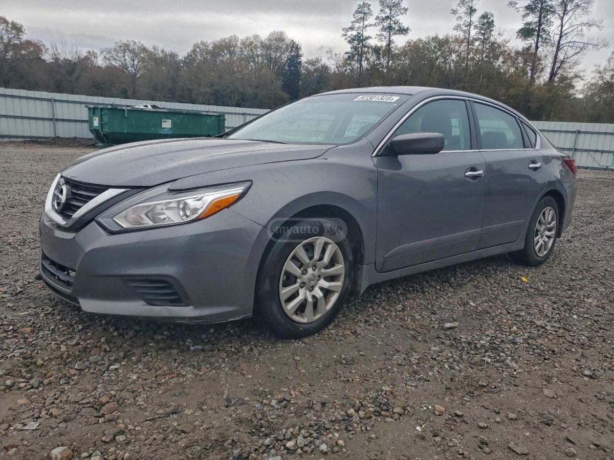 Nissan Altima