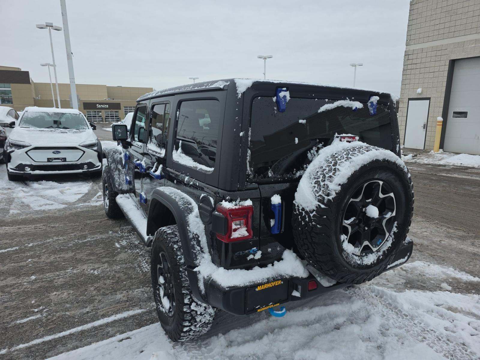 Jeep Wrangler 2023 — photo 2