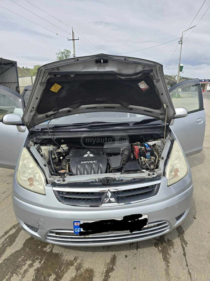 Mitsubishi Colt 2005 — photo 2