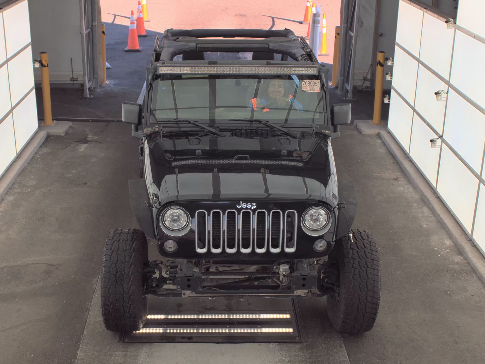 Jeep Wrangler 2018 — photo 2