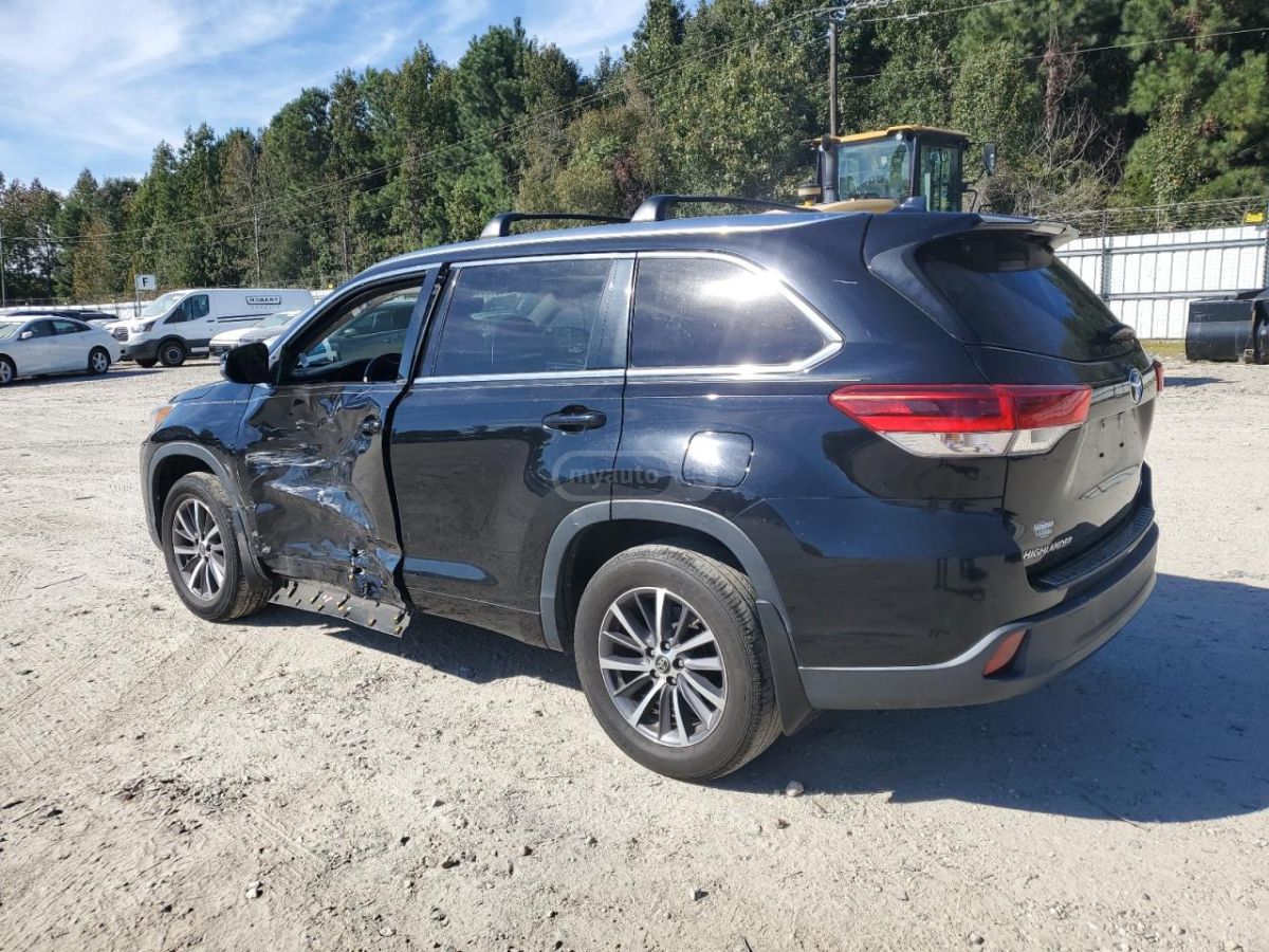 Toyota Highlander 2018 — photo 2