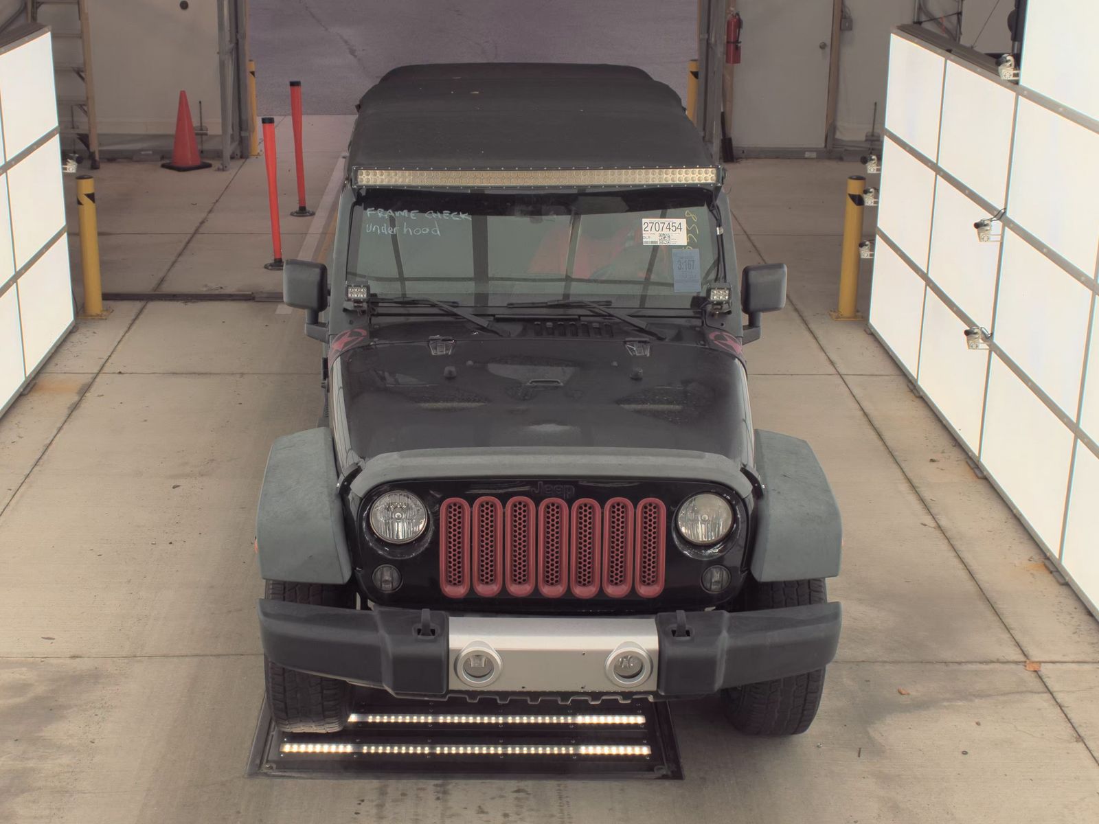 Jeep Wrangler 2014 — photo 2