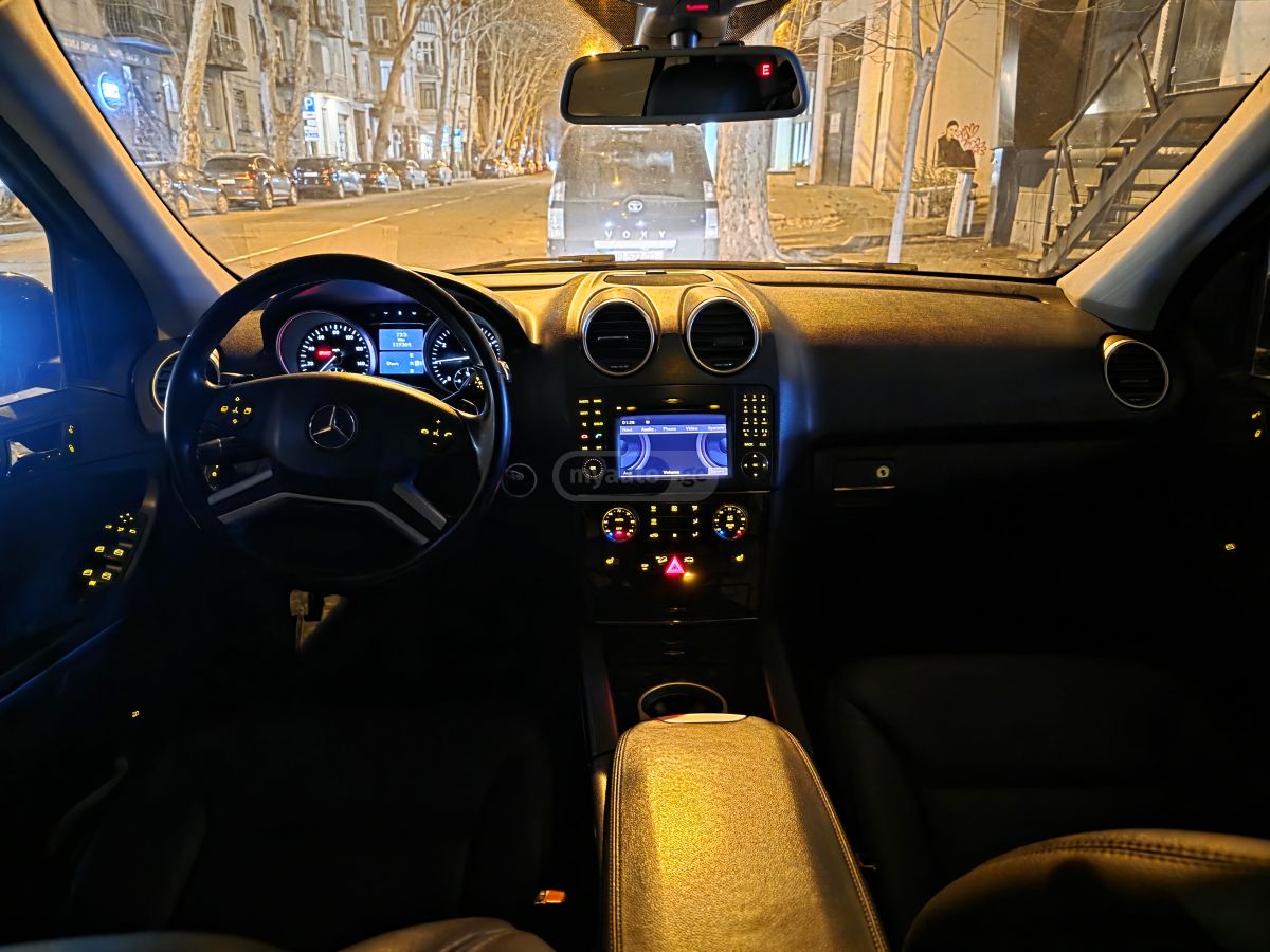 Mercedes-Benz ML 350 2011 — photo 2