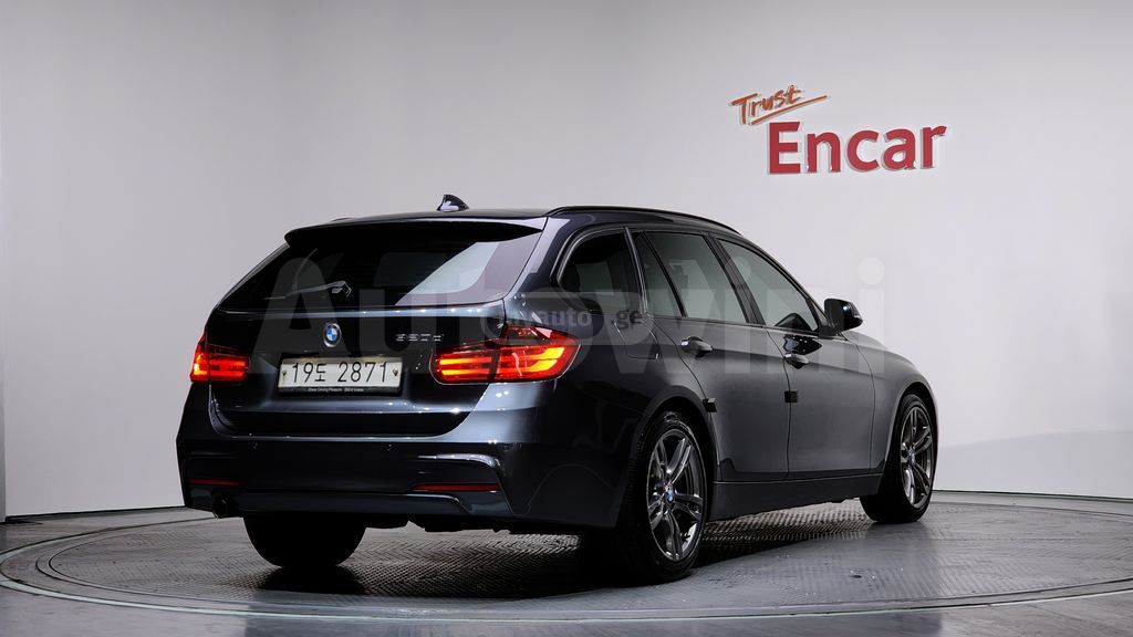 BMW 320 2013 — photo 2