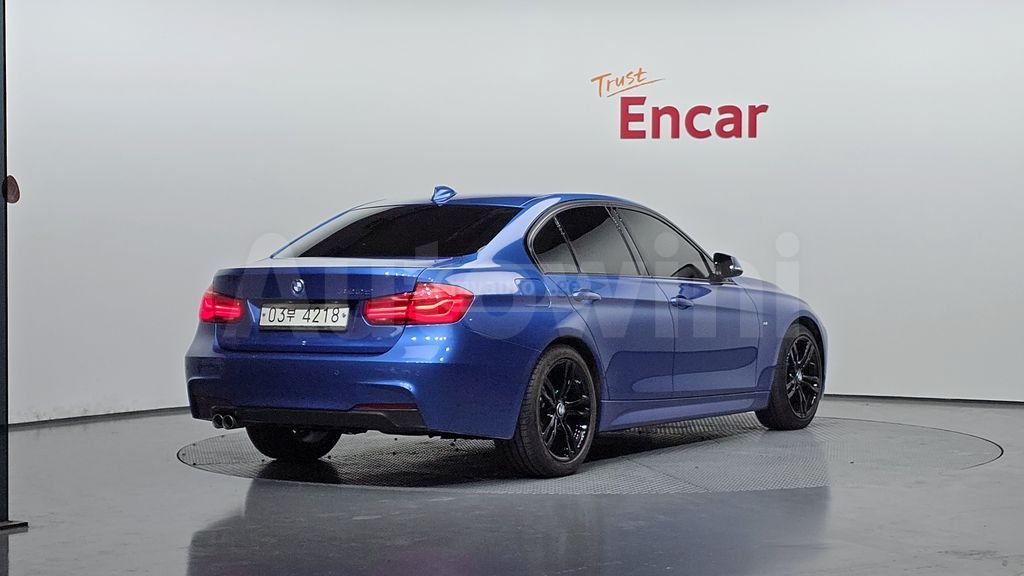 BMW 320 2017 — photo 2