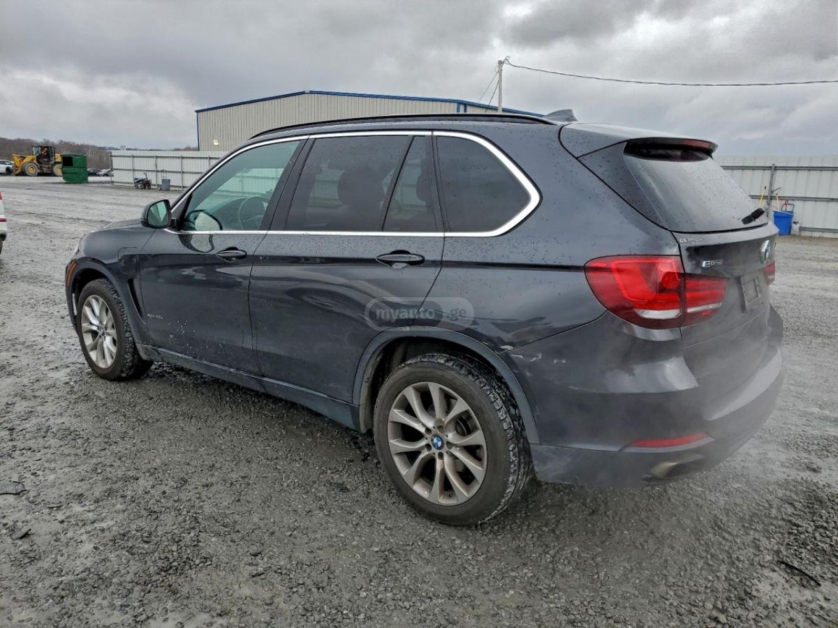 BMW X5 2016 — photo 2