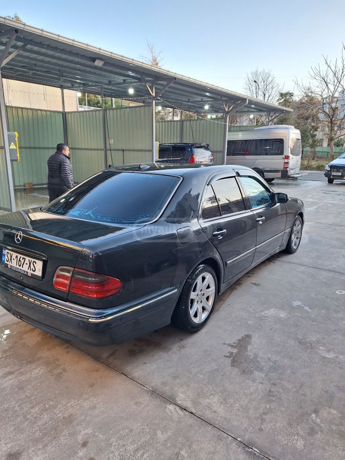 Mercedes-Benz E 270 2000 — photo 2