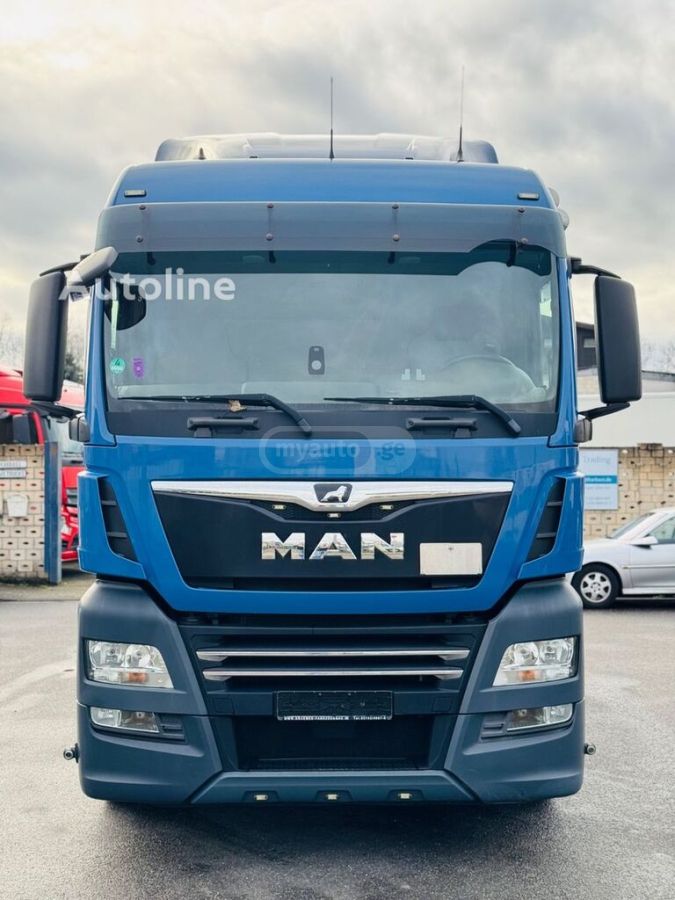 Isuzu TGX 2017 — photo 2