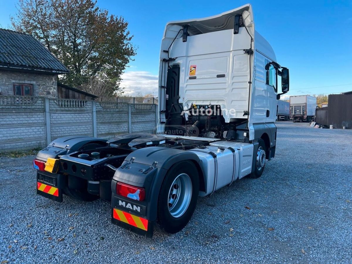 Isuzu TGX 2019 — photo 2