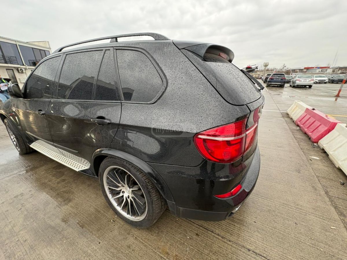 BMW X5 2013 — photo 2
