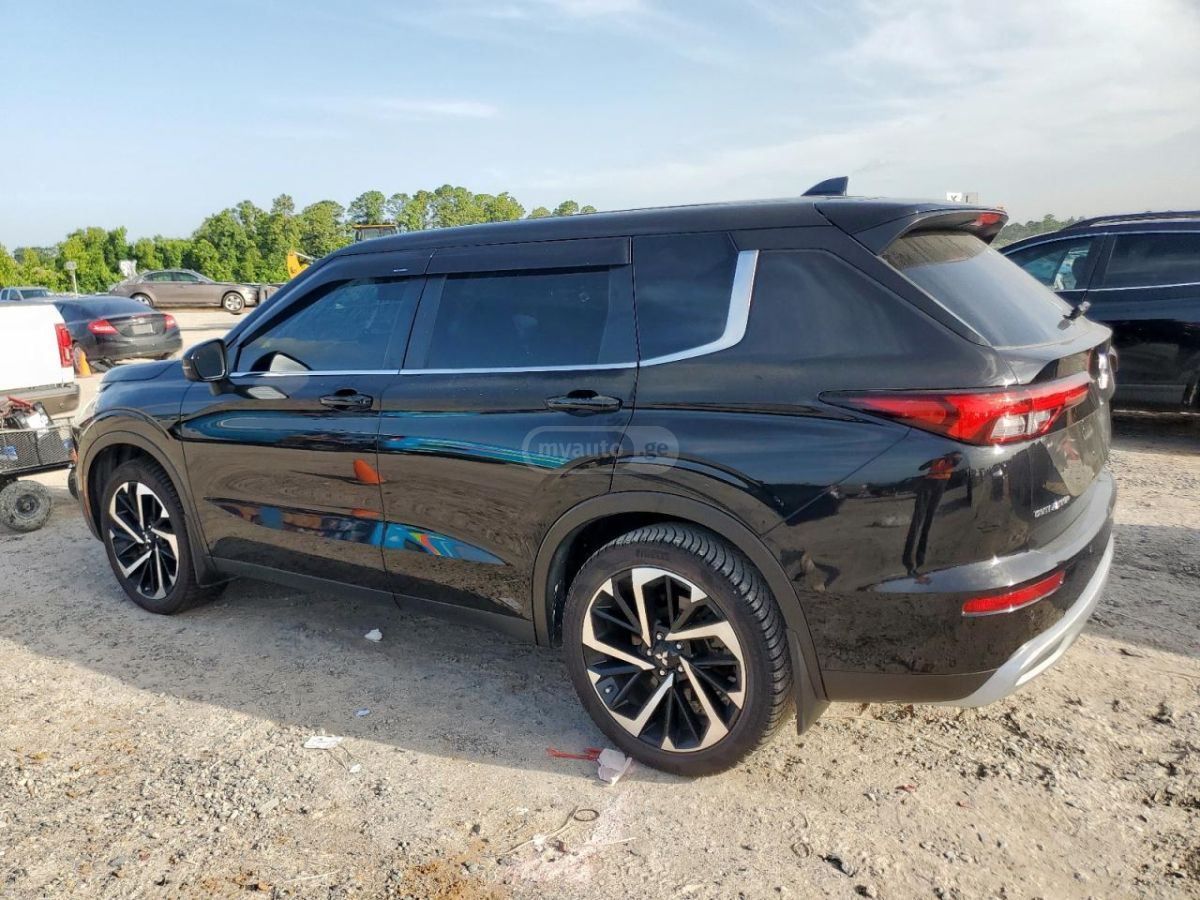 Mitsubishi Outlander 2022 — photo 2