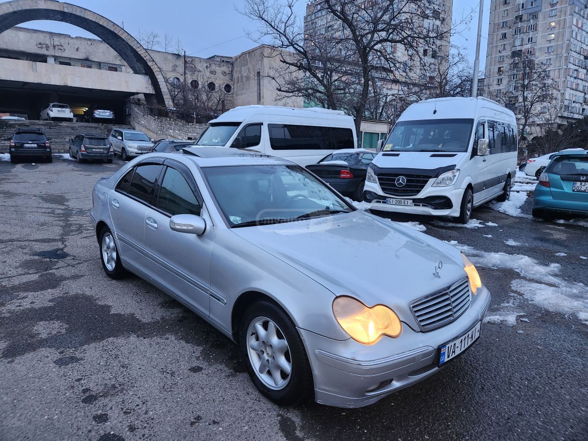 Mercedes-Benz C 220