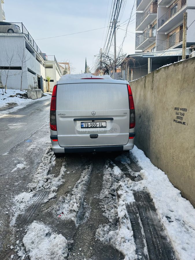 Mercedes-Benz Vito 2010 — photo 2