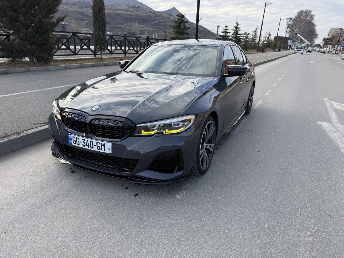 BMW 330