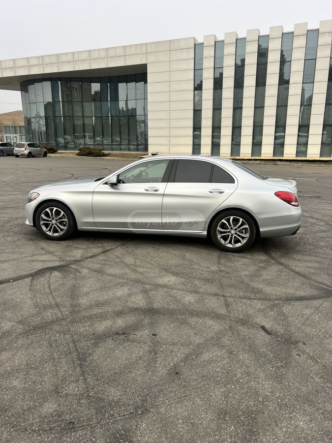 Mercedes-Benz C 300 2015 — photo 2