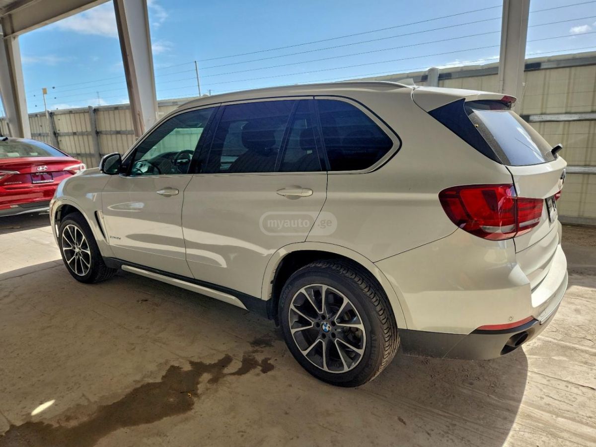 BMW X5 2017 — photo 2