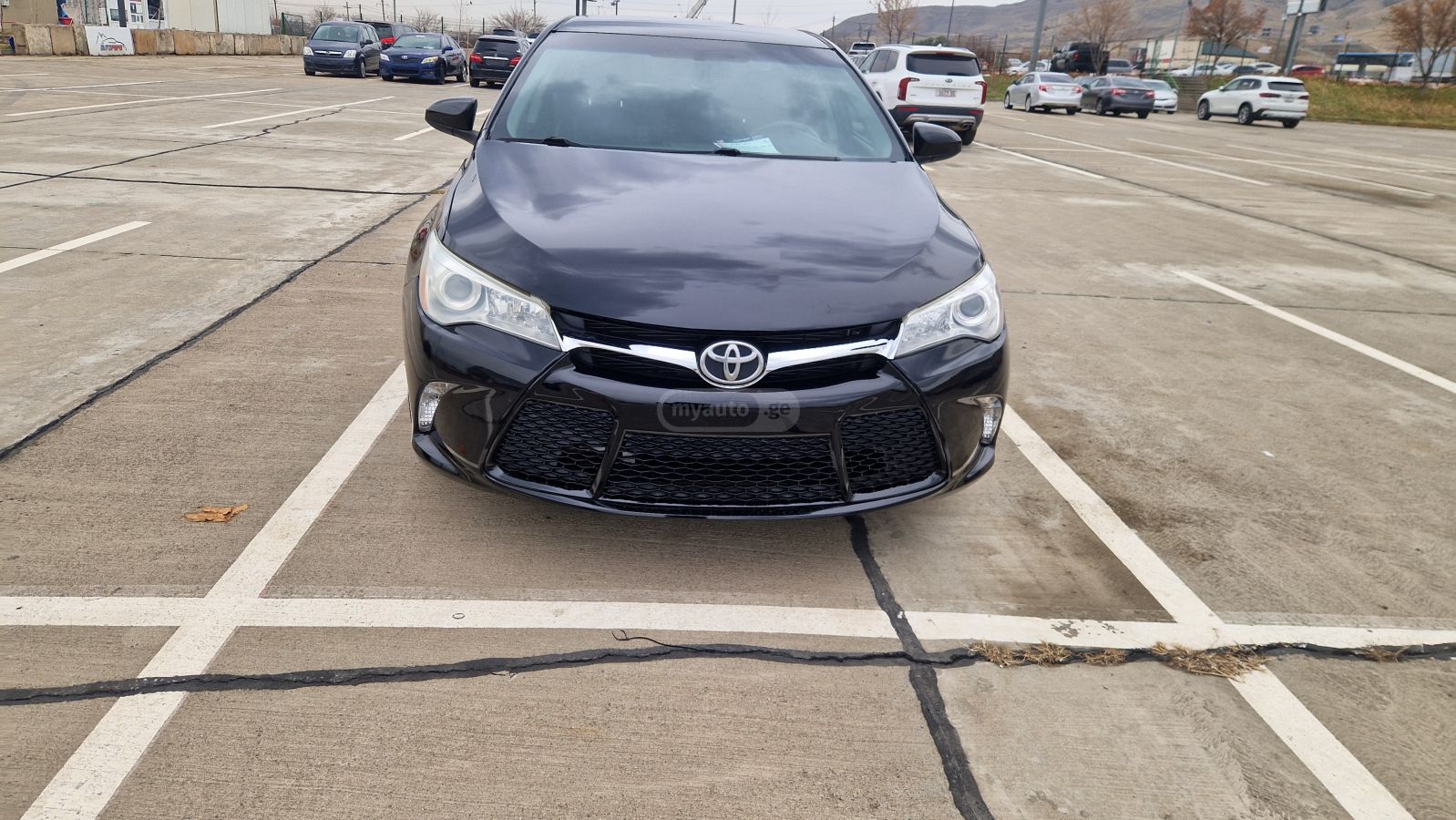 Toyota Camry 2016 — photo 2