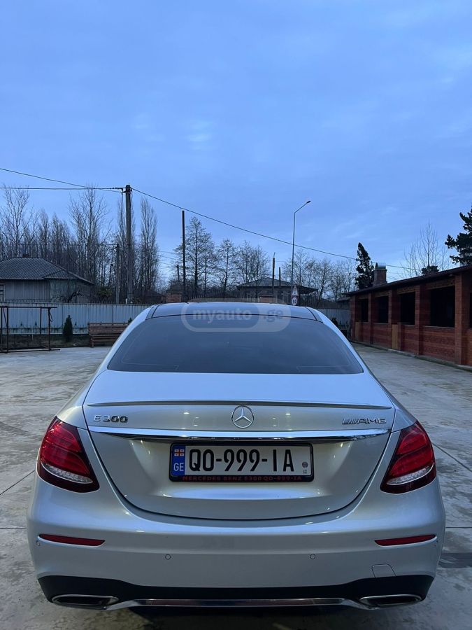 Mercedes-Benz E 300 2018 — photo 2