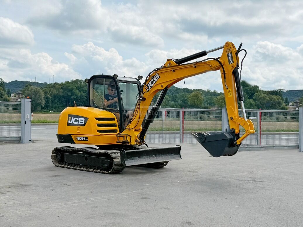 Jcb 100C